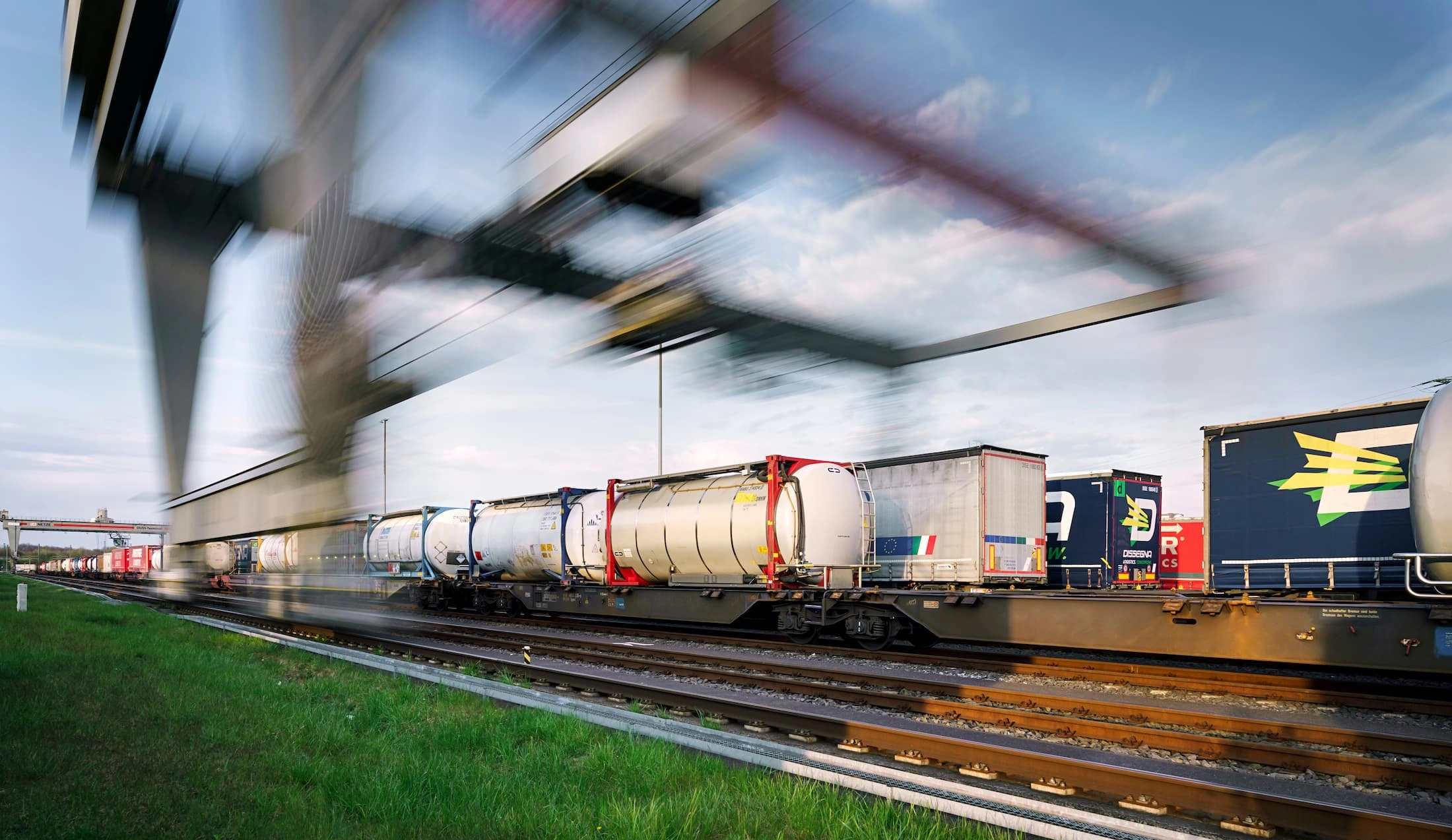 flying gantry liquid bulk tankers.jpg
