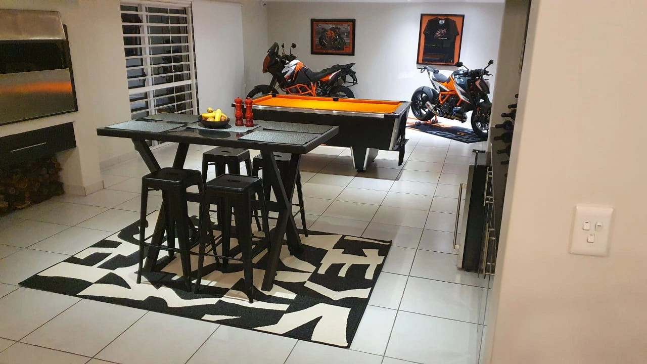 Indoor entertainment area.jpg