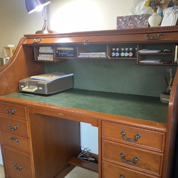 web-size-writing-desk.jpg
