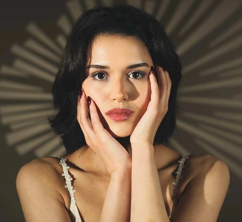 Headshot cropped.jpg