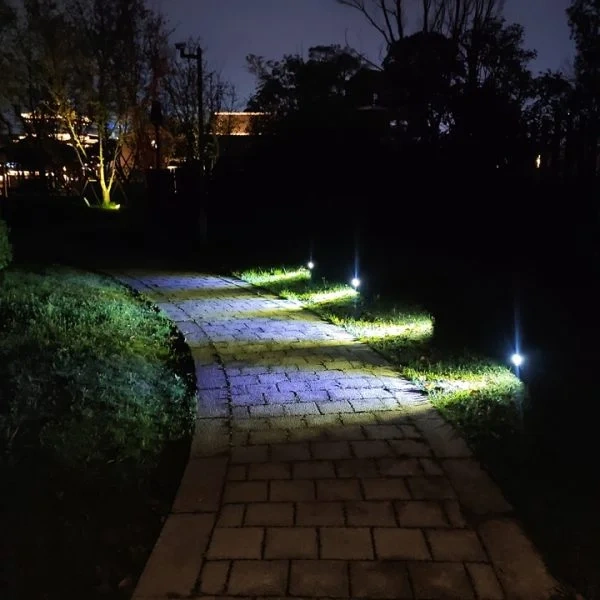 outdoor-solar-garden-light-4-in-1-led-spotlights-landscape-decoration.webp