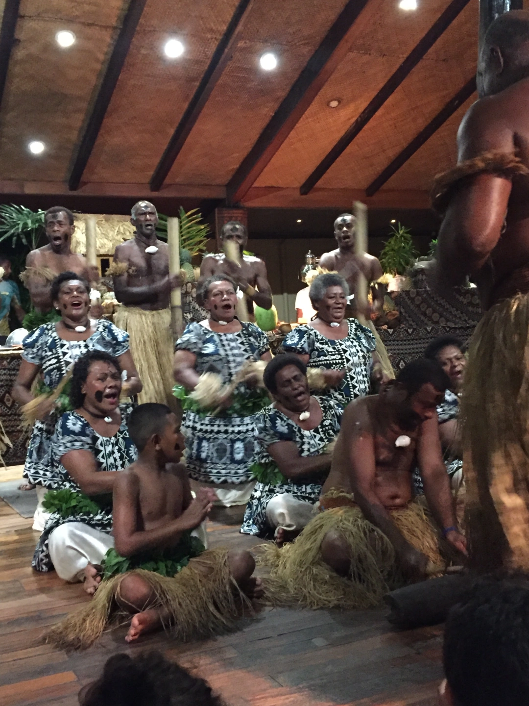 Choir Outrigger - Fiji.JPG