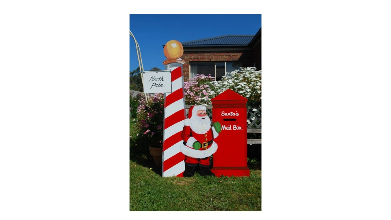 Little Santa with Mail Box (resize).jpg